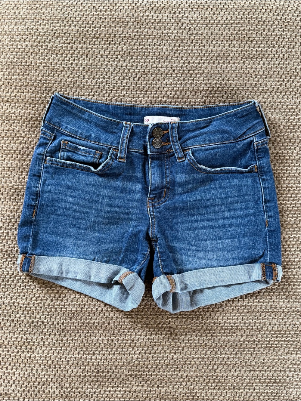 SO Favorite Midi Denim Shorts Juniors 3 Low Rise Cuffed 5 Pocket Blue Distressed